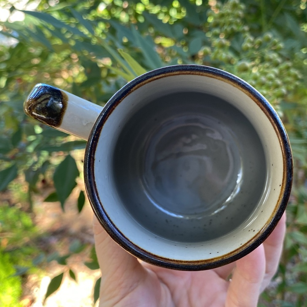 Set of 2 vintage stoneware mugs with floral hand painted designs - Picture 14 of 16
